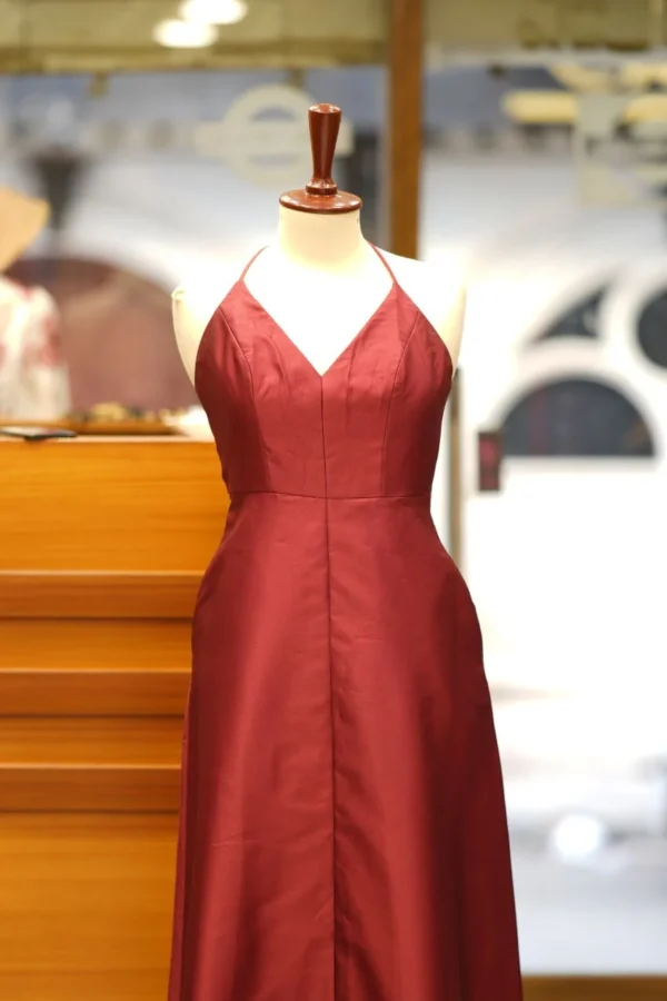 Red backless maxi - Image 3