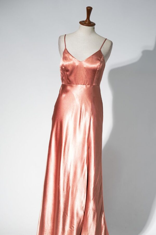 Sleeveless silk style