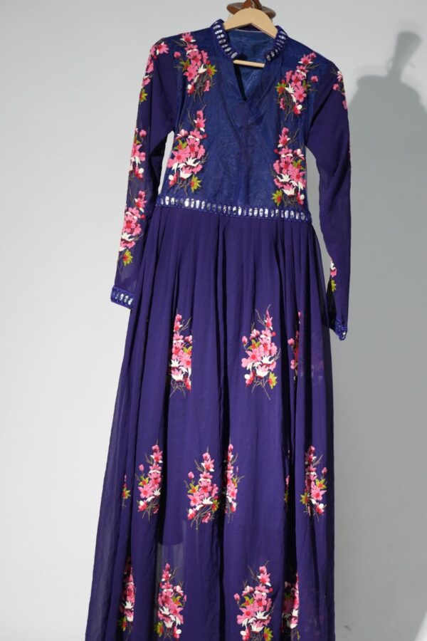 Full sleeves embroided dress - Image 3