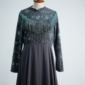 Upper body vintage style maxi