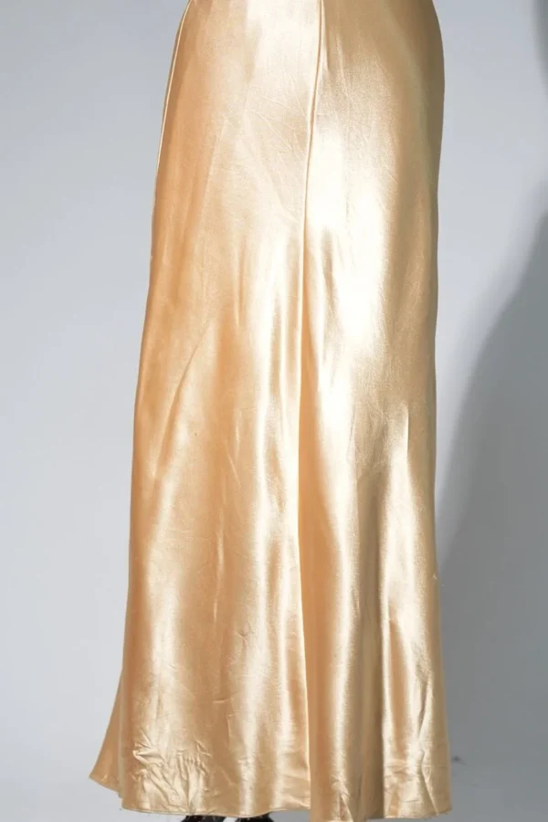 Sleeveless gown - Image 2